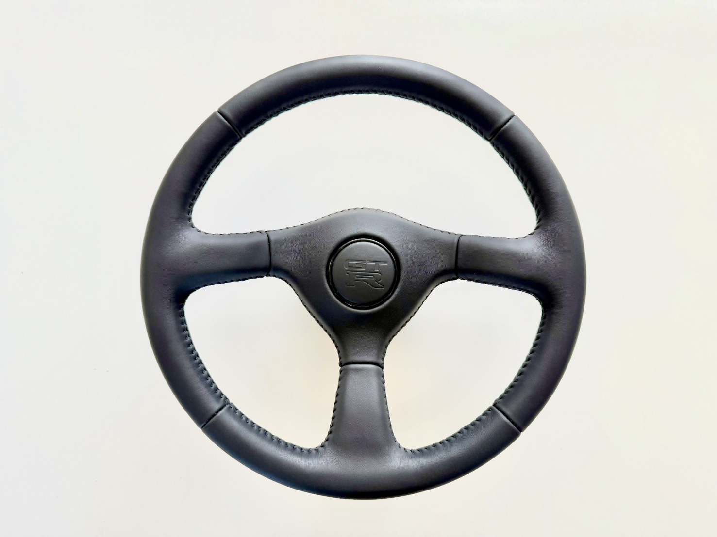 【限定32本】R32 Heritage Gun-Metal ステアリング（ホーンボタン付）